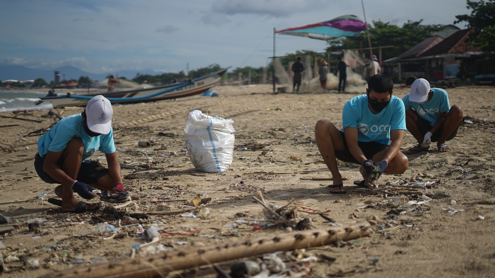 climate responsive leaders can engage employees through beach cleanup and local environmental projects